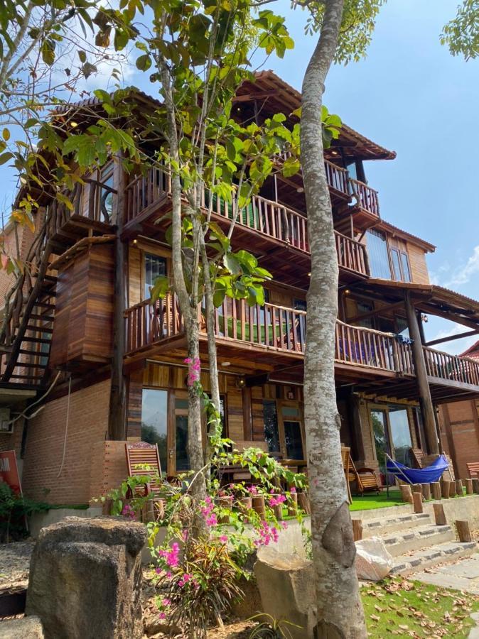 Floor River View Cát Tiên Exterior foto