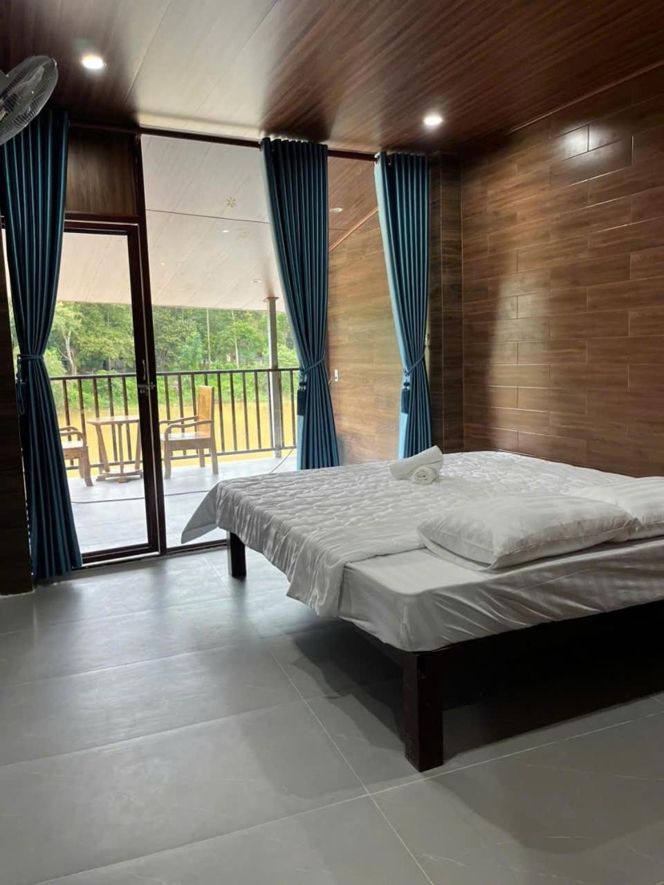 Floor River View Cát Tiên Exterior foto